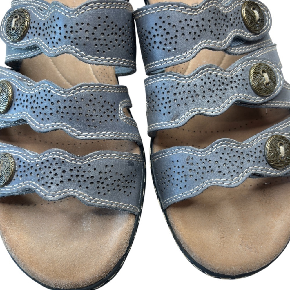Clarks Soft Cushioned Leisa Taupe Leather Strap SlipOn Sandals Sz 9.5 Adjustable - Picture 5 of 10